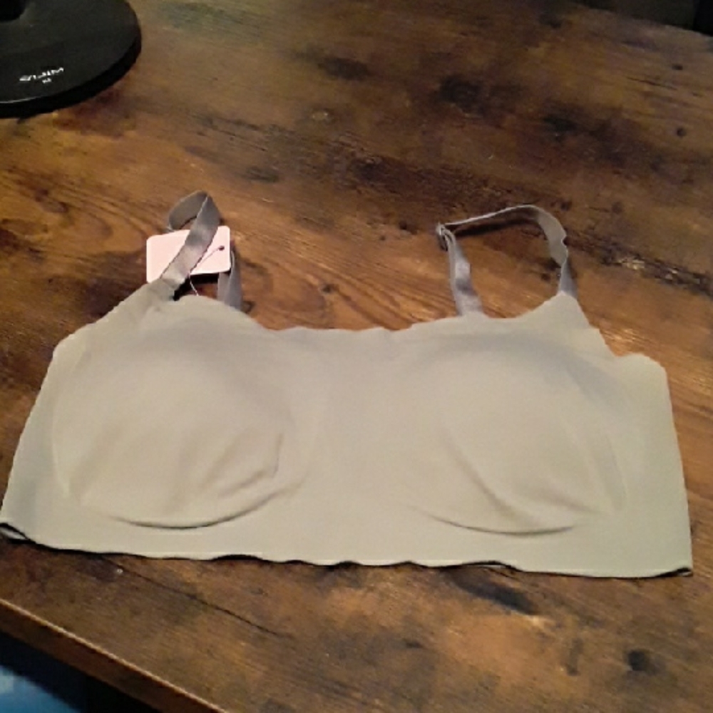 NWOT Medium Clay Colored True Padded Wirefree Bralette